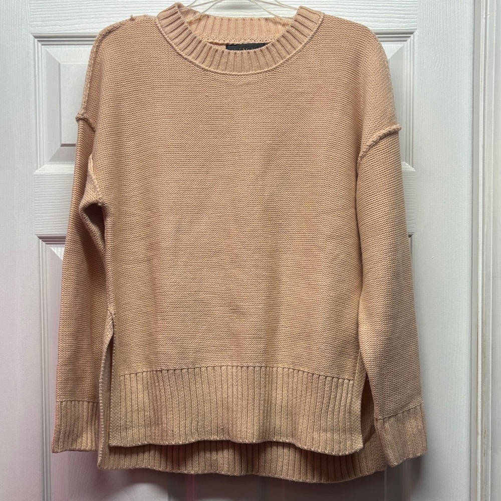 Women's Pale Peach Sweater